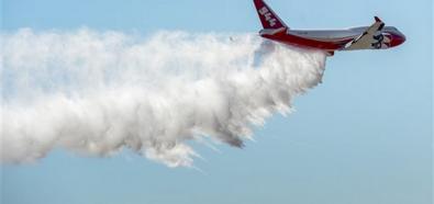 Boeing 747-400 Super Tanker