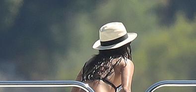 Sara Sampaio topless na jachcie 