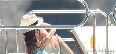 Sara Sampaio topless na jachcie 