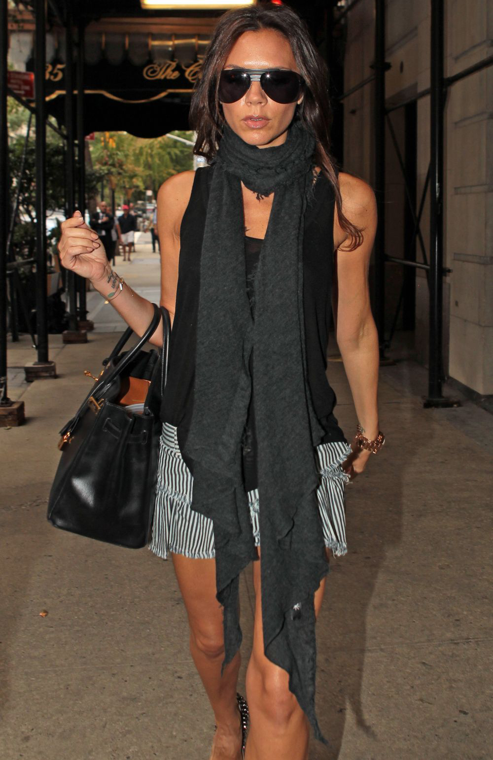 Victoria Beckham i jej ładne nogi na Madison Avenue