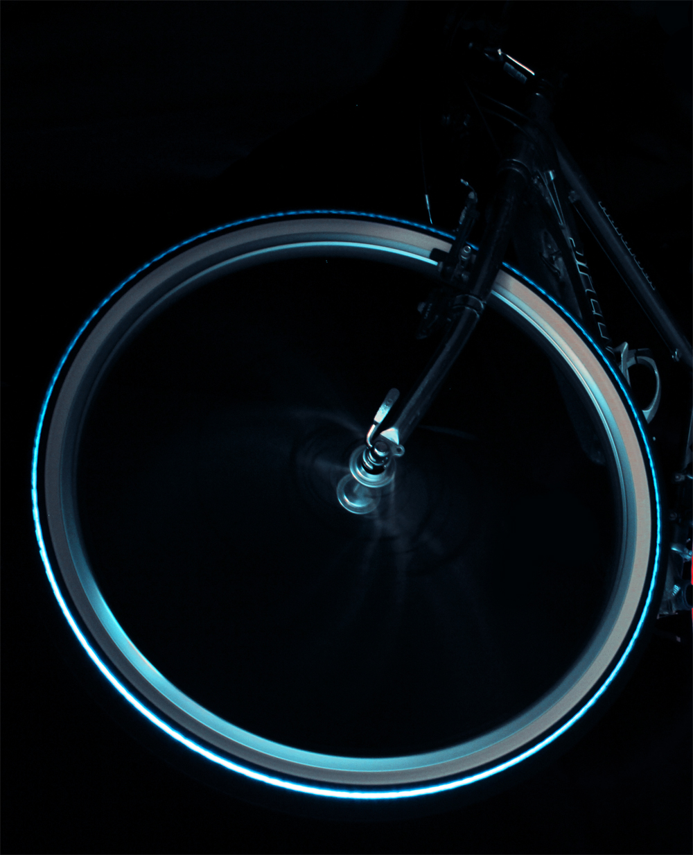 CygloLED - rower ze świecącymi kołami