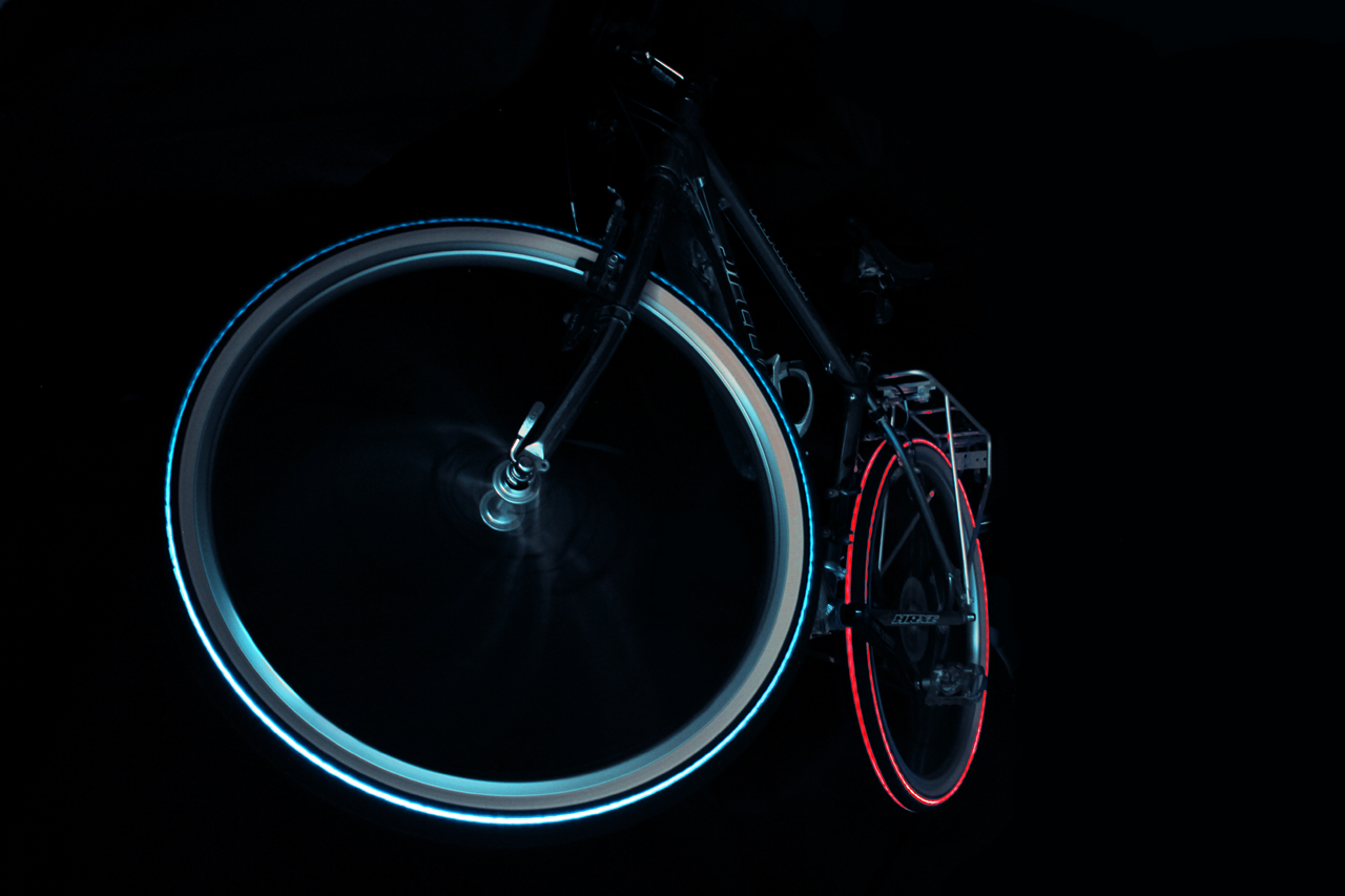 CygloLED - rower ze świecącymi kołami